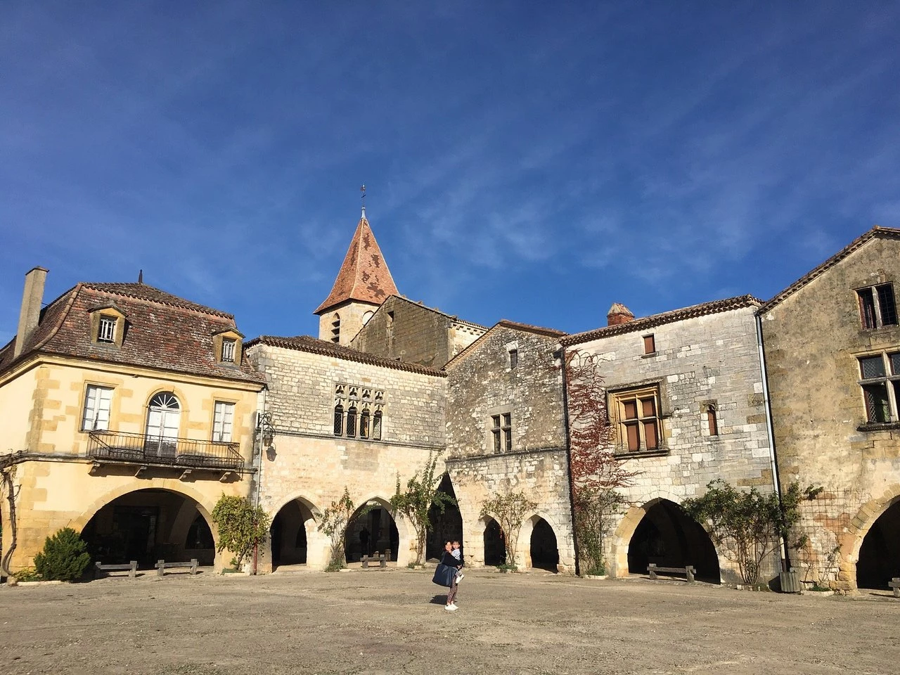 Grande place de monpazier